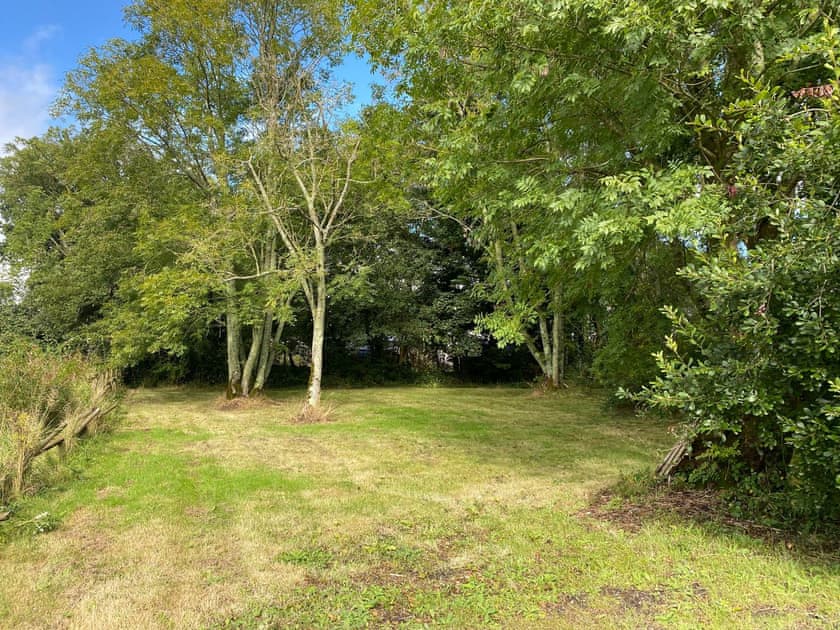Garden and grounds | Dairy Farm, Romsey, near Brook