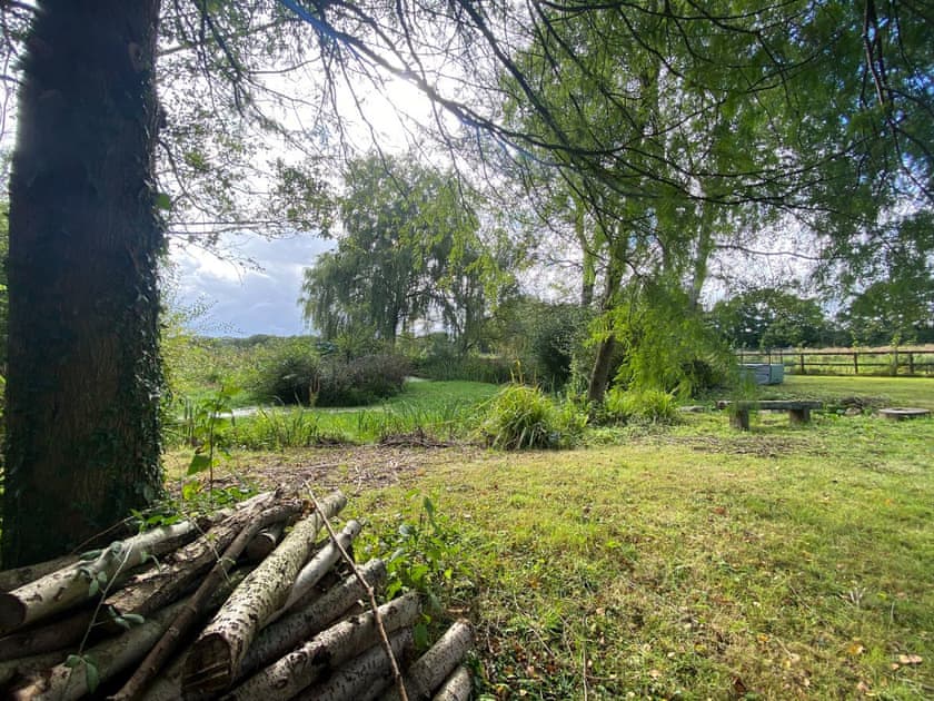 Garden and grounds | Dairy Farm, Romsey, near Brook
