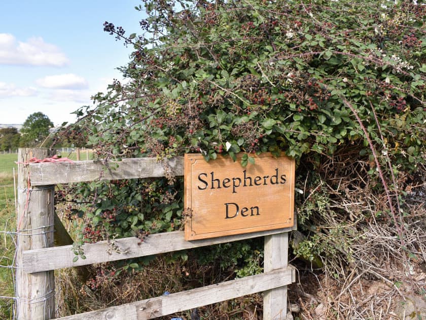 Entrance to the grounds | Shepherds Den, Newton Le Willows