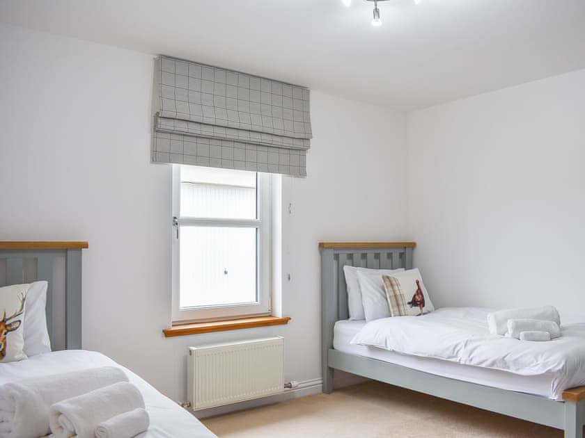 Twin bedroom | 1 Dalbuaick Farm Cottage, Carrbridge