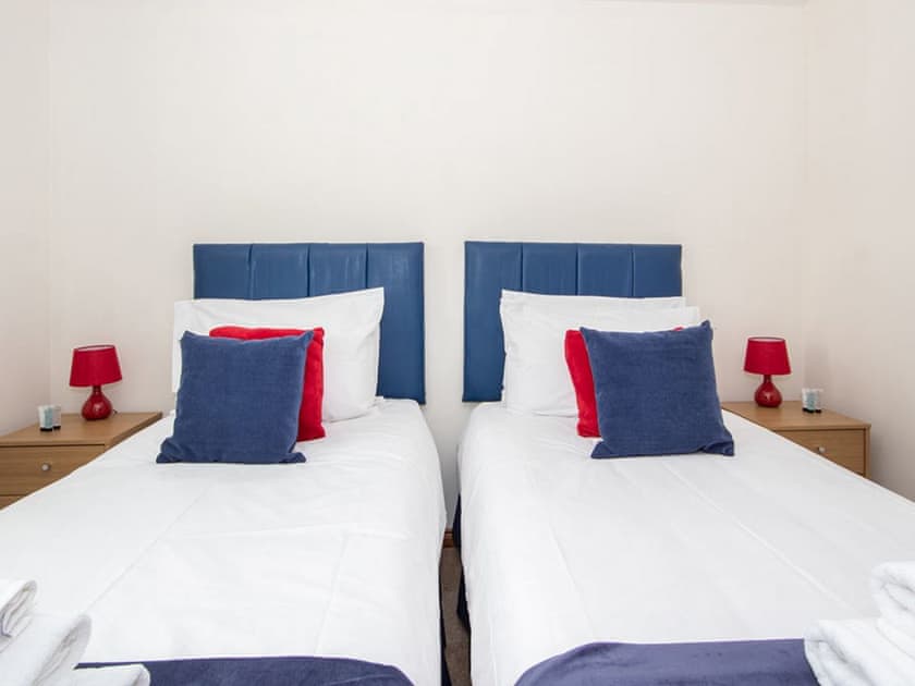 Twin bedroom | Holm Dell Apartment, Inverness