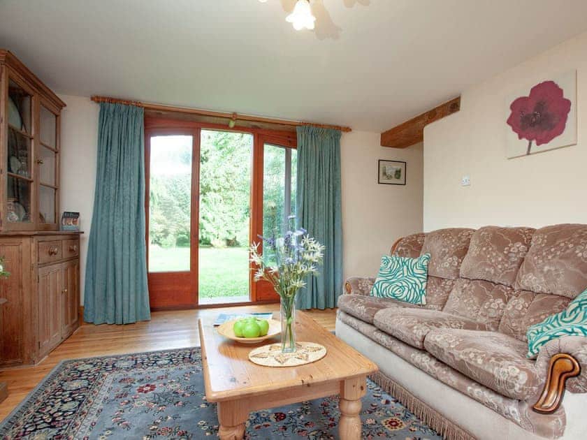 Living area | Coachman’s lodge - South Allington Barns, Kingsbridge