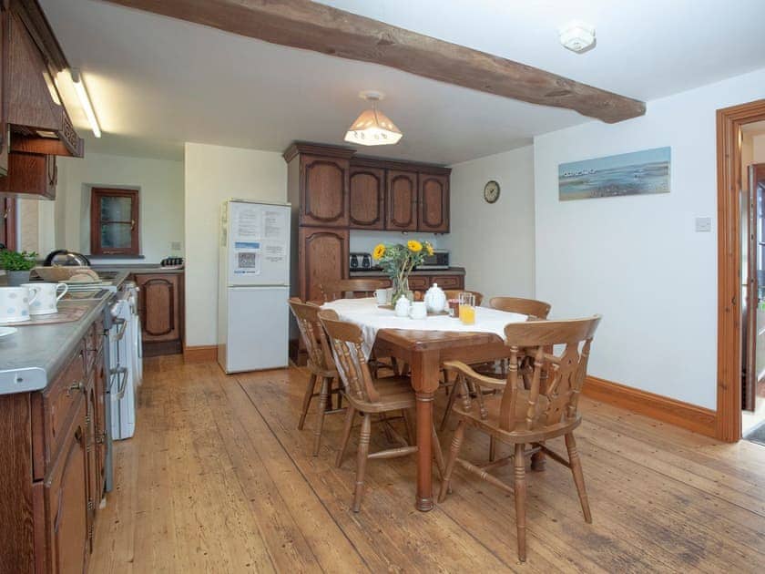 Kitchen/diner | Coachman’s lodge - South Allington Barns, Kingsbridge