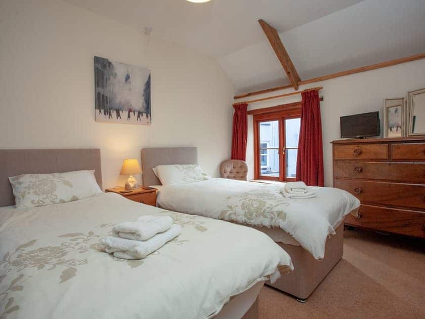 Bunk bedroom | Coachman’s lodge - South Allington Barns, Kingsbridge