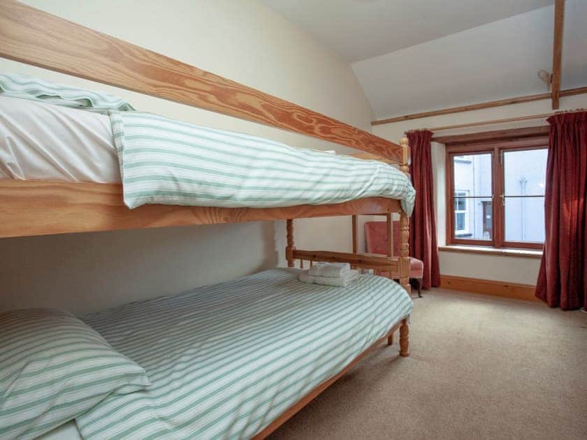 Bunk bedroom | Coachman’s lodge - South Allington Barns, Kingsbridge
