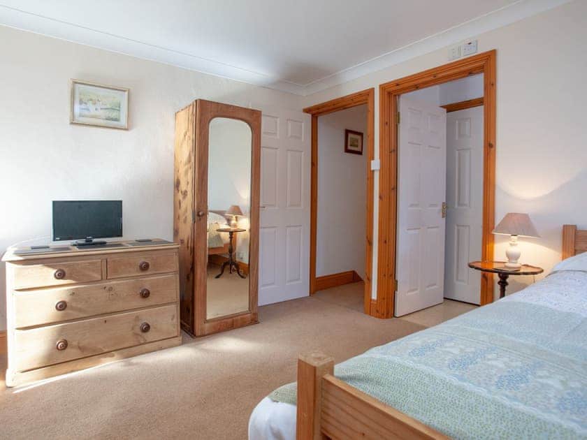 Family bedroom | The Coach House - South Allington Barns, Kingsbridge