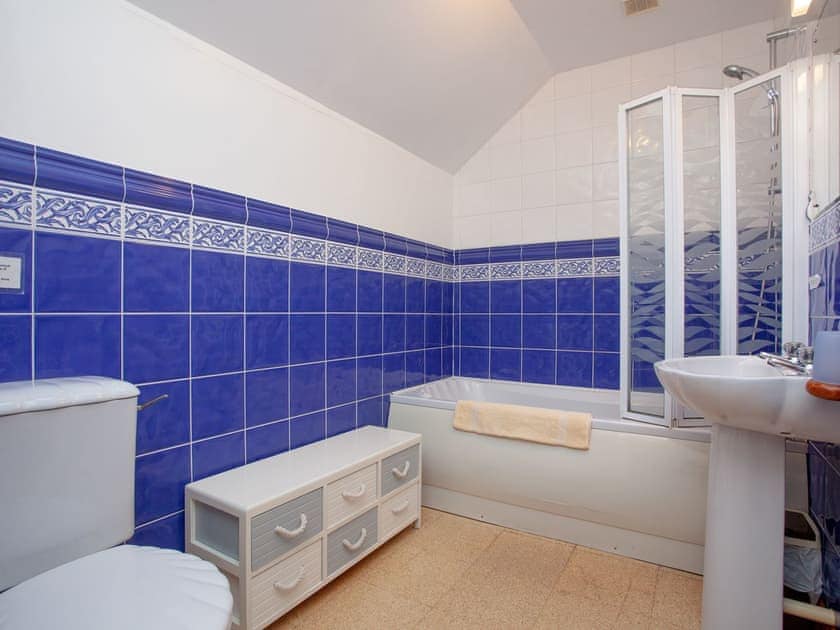 Bathroom | The Coach House - South Allington Barns, Kingsbridge