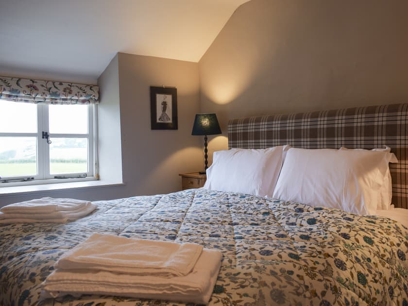 Super kingsize bedroom  | Mount Pleasant, St Weonards