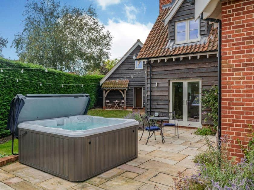 Hot tub | Harbour Lodge, Walberswick