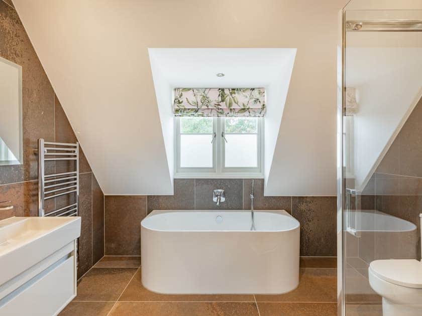 Bathroom | Harbour Lodge, Walberswick