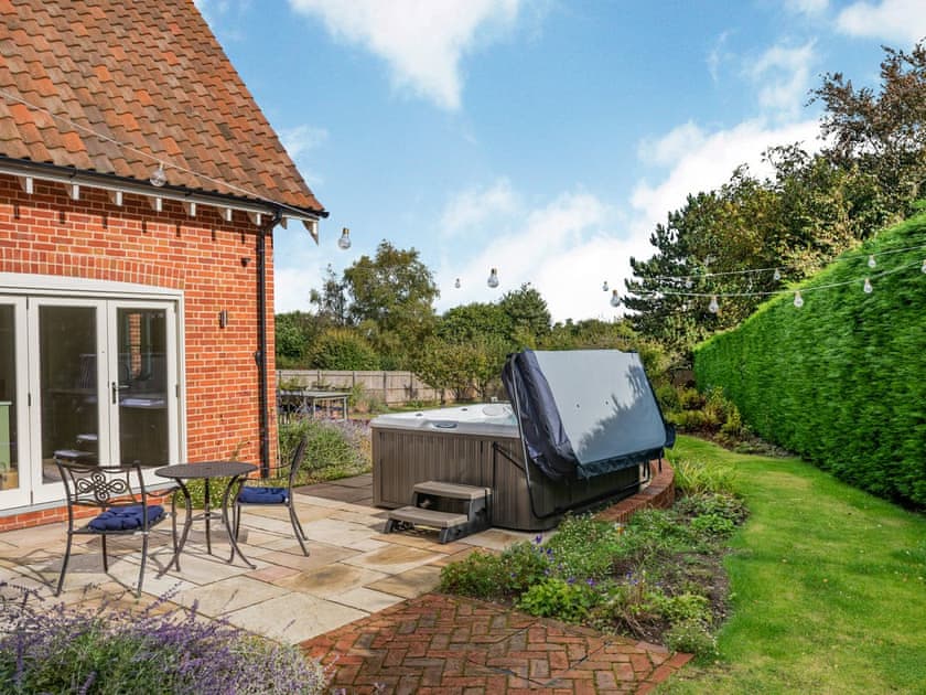 Hot tub | Harbour Lodge, Walberswick
