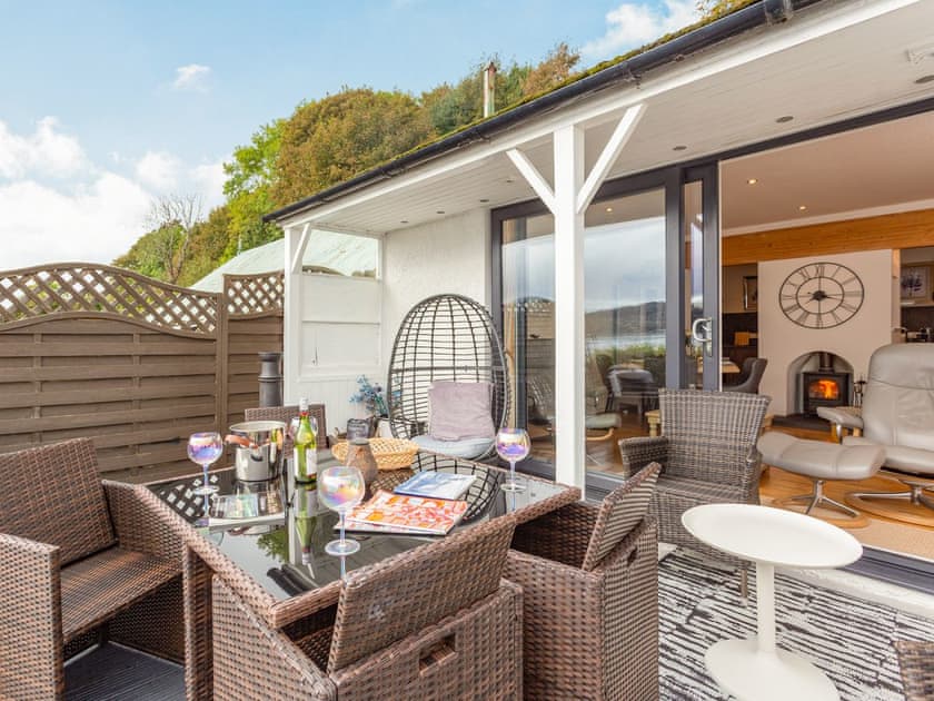 Sitting-out-area | Fishermans Cottage, Kessock