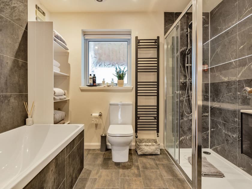 Bathroom | Fishermans Cottage, Kessock