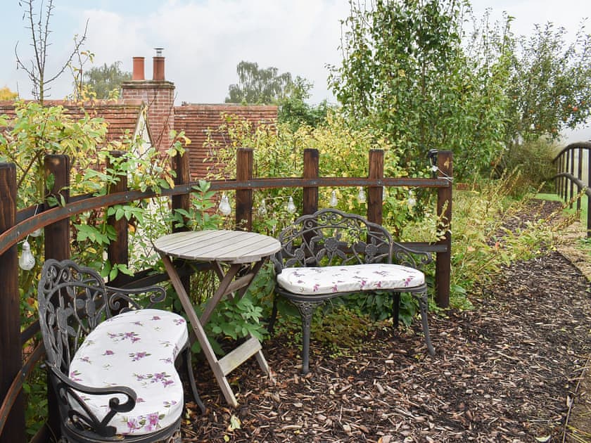 Sitting-out-area | The Harwell, Sudbury