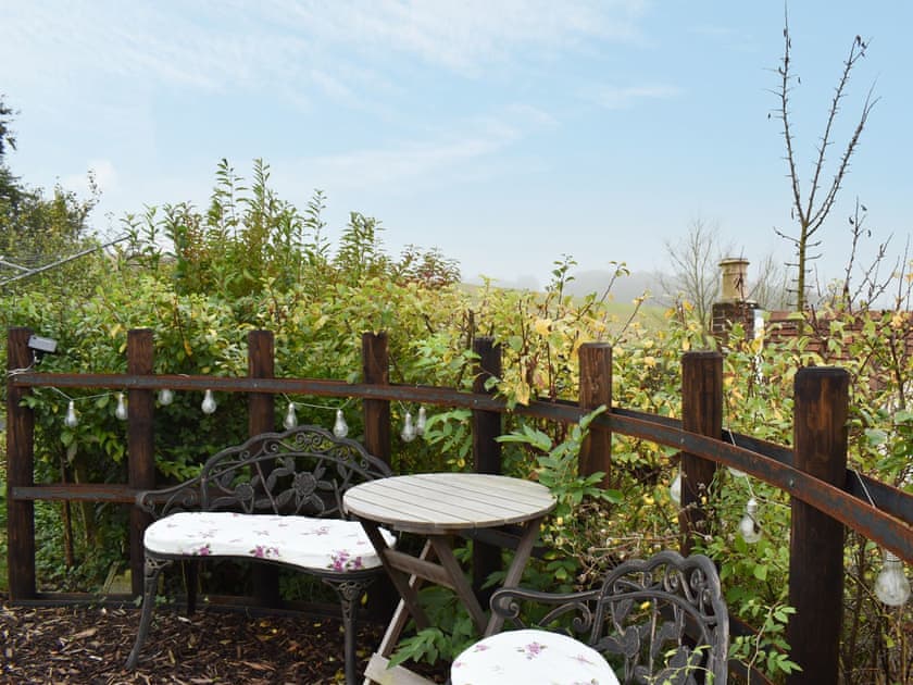 Sitting-out-area | The Harwell, Sudbury