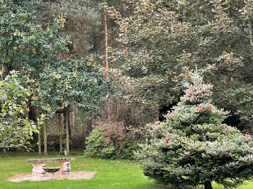 Garden and grounds | Drummond Neuk, Loch Flemington