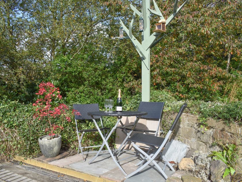 Sitting-out-area | Slant End Cottage, Linthwaite