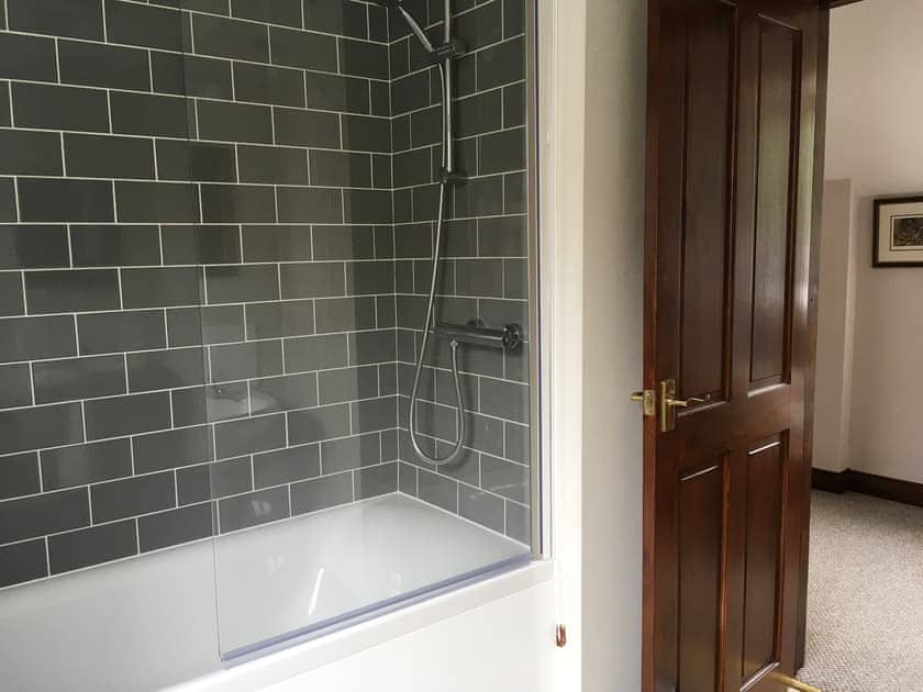 Bathroom | Pheasant - Caves Farm Barns, Near Ely