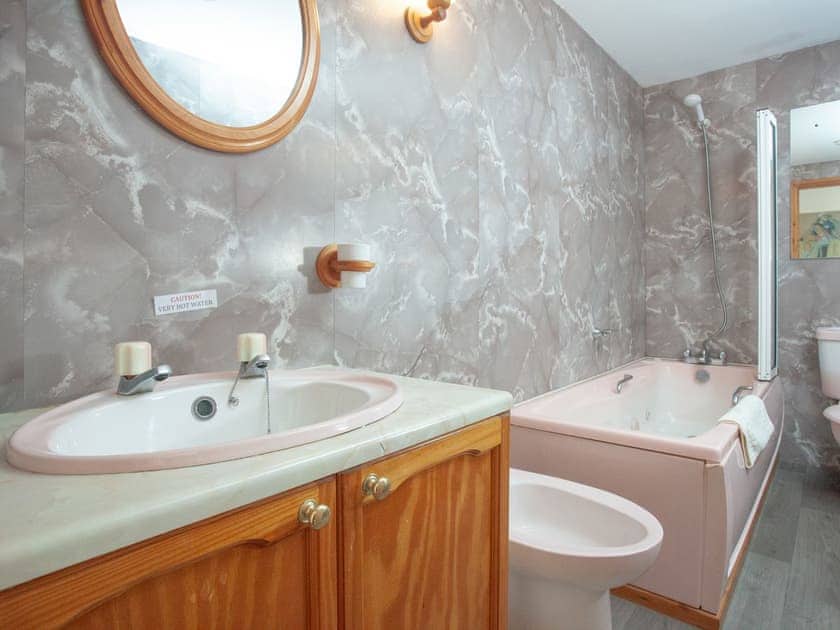 Bathroom | The Laurels - South Allington Barns, Kingsbridge
