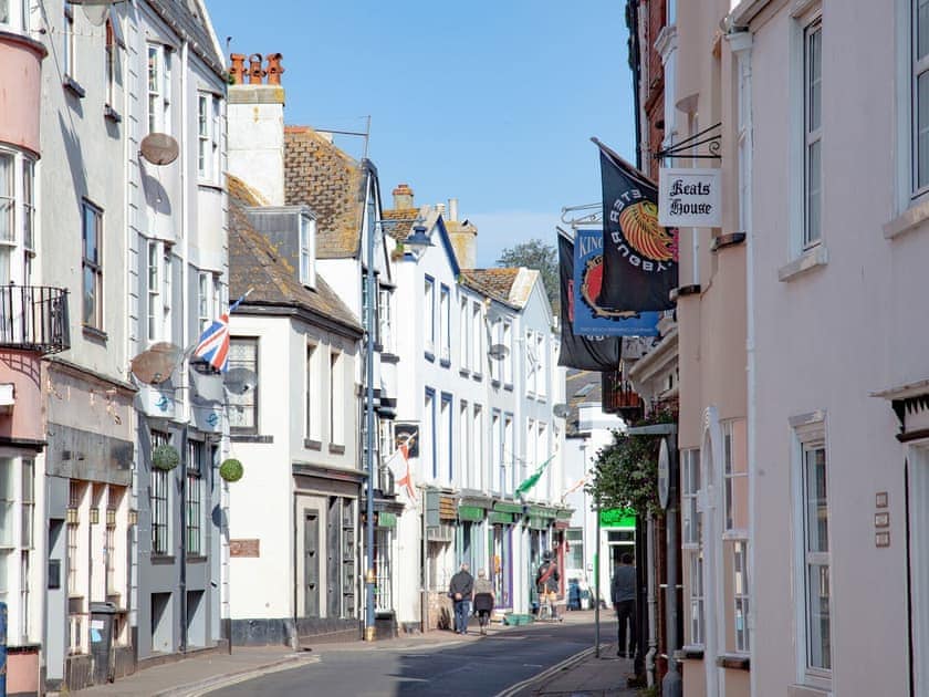 Setting | Northumberland apartment, Teignmouth