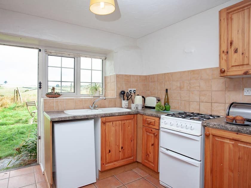 Kitchen | Byre - Summercourt Cottages, Looe