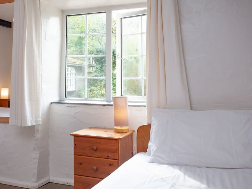 Bedroom | Linhay - Summercourt Cottages, Looe