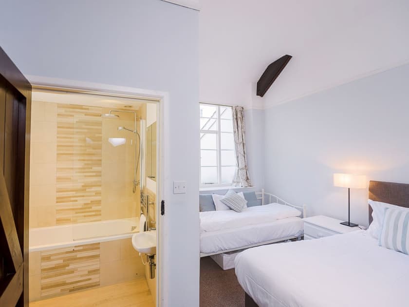 En-suite | Corner Cottage - Corffe Cottages, Tawstock, near Barnstaple