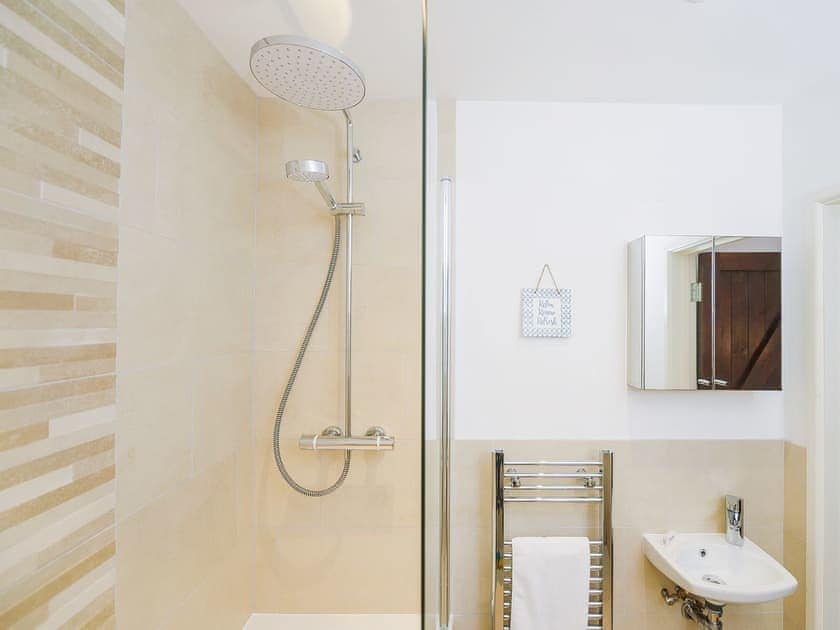 En-suite | Corner Cottage - Corffe Cottages, Tawstock, near Barnstaple