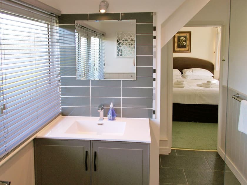 En-suite | Alderley House, Bourton-on-the-Water