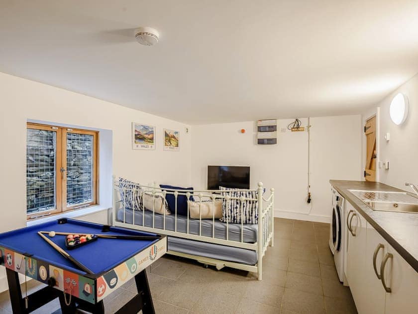Games room | Hafan Yr Haul, Arthog