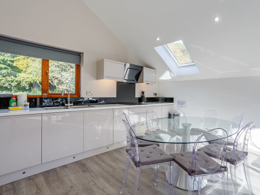 Kitchen/diner | Waterside Lodge Three - Ashgrove Country Park, Elland