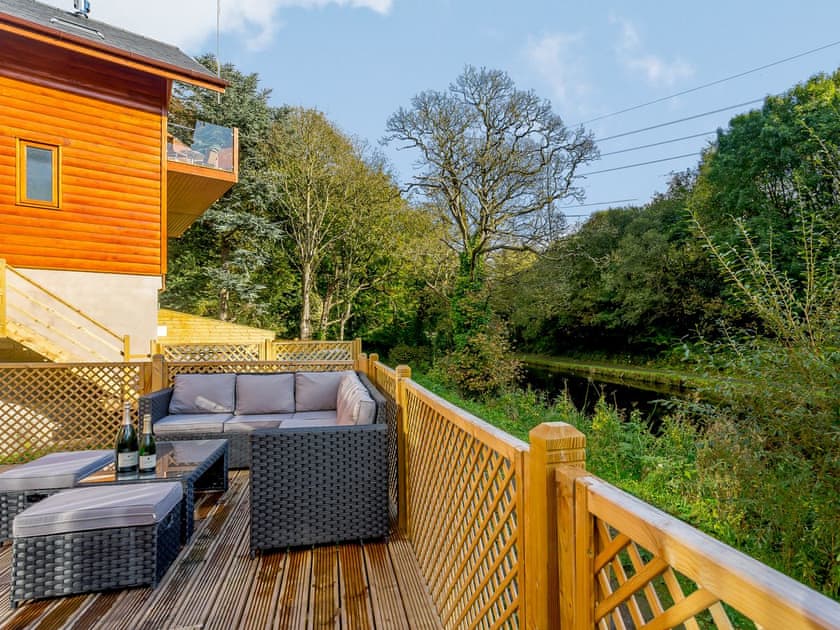 Sitting-out-area | Waterside Lodge Three - Ashgrove Country Park, Elland
