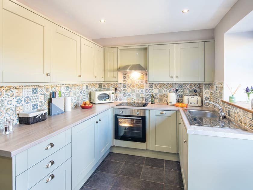 Kitchen/diner | Coeden Afal - Tanylan Farm Cottages, Kidwelly