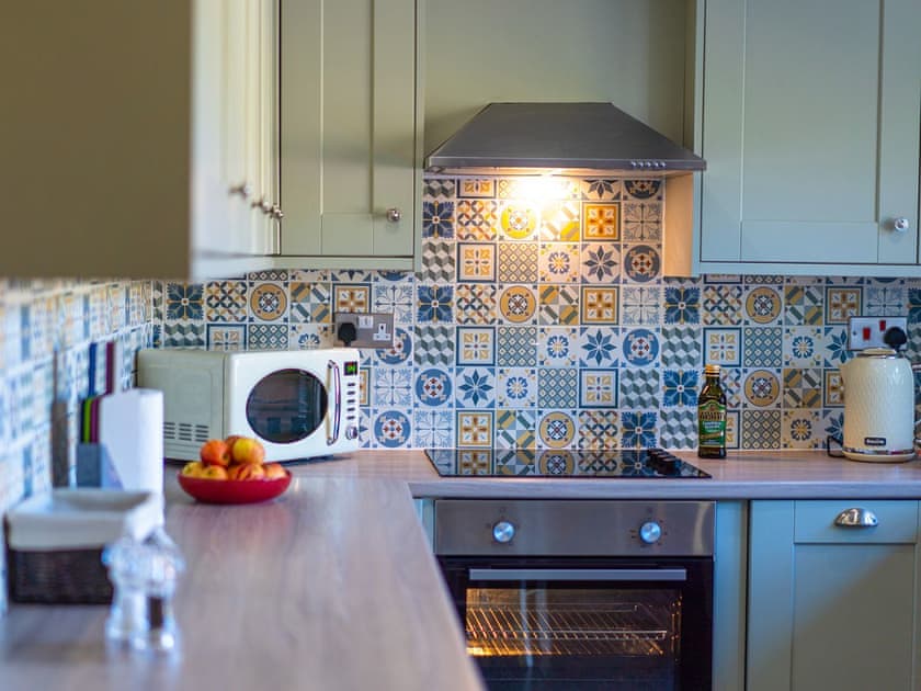 Kitchen/diner | Coeden Afal - Tanylan Farm Cottages, Kidwelly