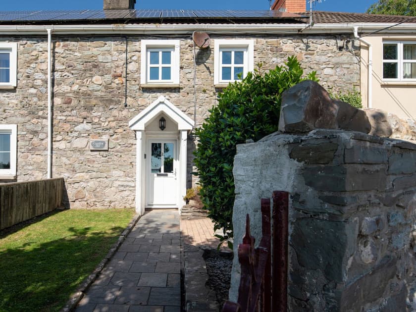 Exterior | Coeden Afal - Tanylan Farm Cottages, Kidwelly