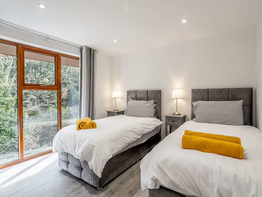 Bedroom | Waterside Lodge One - Ashgrove Country Park, Elland