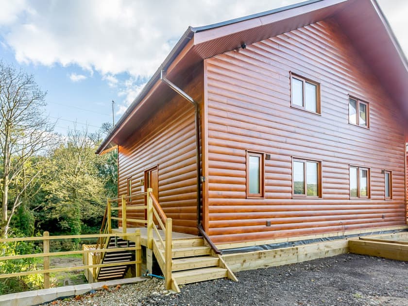 Exterior | Waterside Lodge One - Ashgrove Country Park, Elland