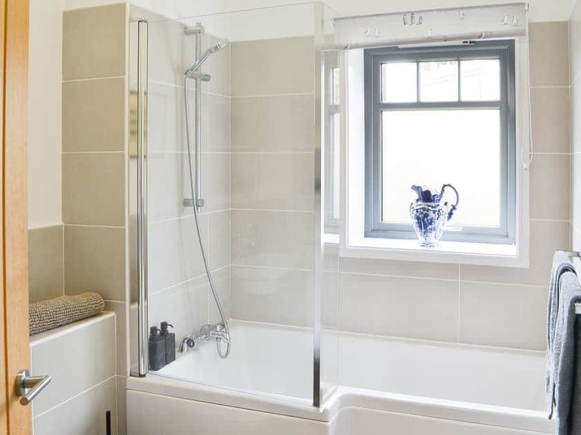 Bathroom | Stable House - Lockhaugh Farm Cottages & Carriages, Rowlands Gill