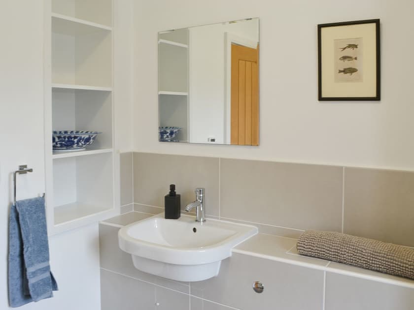 Bathroom | Stable House - Lockhaugh Farm Cottages & Carriages, Rowlands Gill