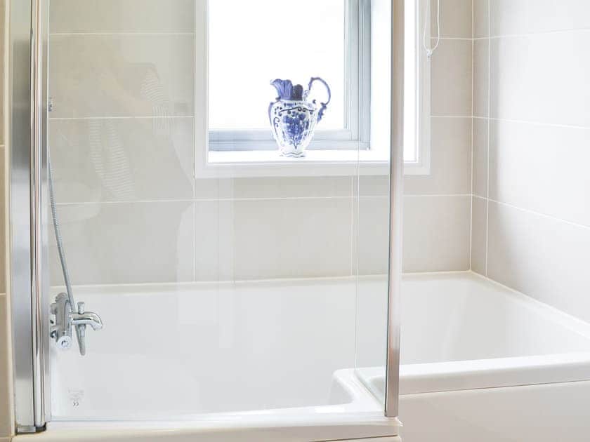 Bathroom | Stable House - Lockhaugh Farm Cottages & Carriages, Rowlands Gill