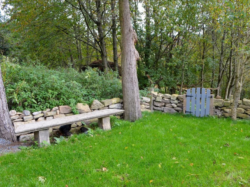 Garden | Tiny House Railway Carriage Number 1 - Lockhaugh Farm Cottages & Carriages, Rowlands Gill