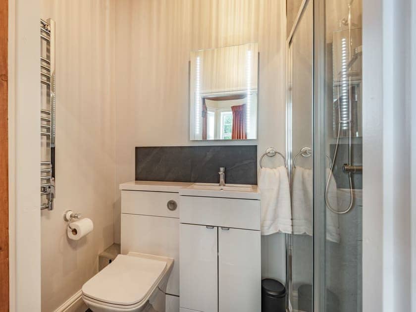 En-suite | Groudd Hall, Cerrigydrudion