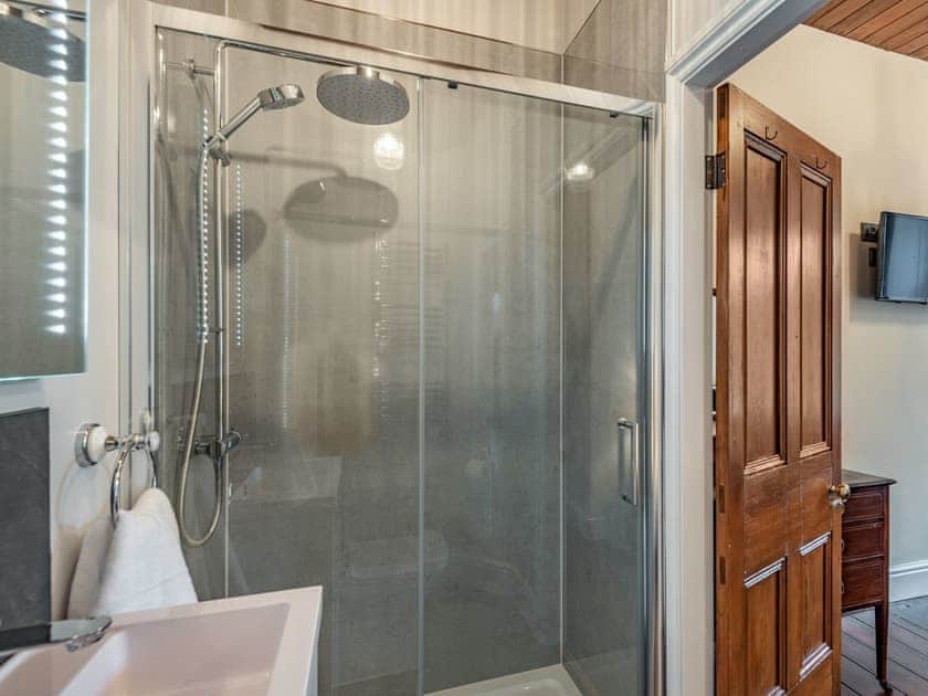 Shower room | Groudd Hall, Cerrigydrudion