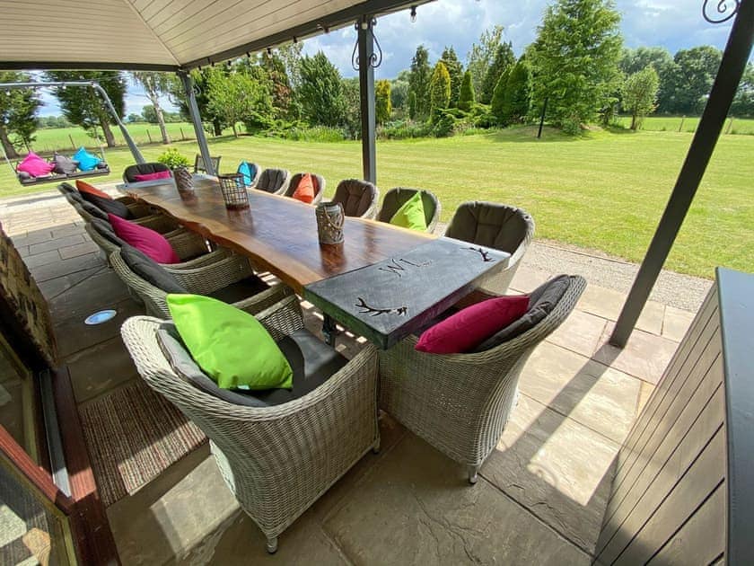 Outdoor eating area | Woodland Lodge, Bishopsoil, near Goole