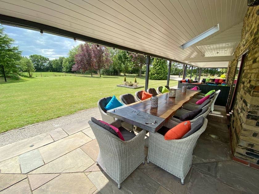 Outdoor eating area | Woodland Lodge, Bishopsoil, near Goole