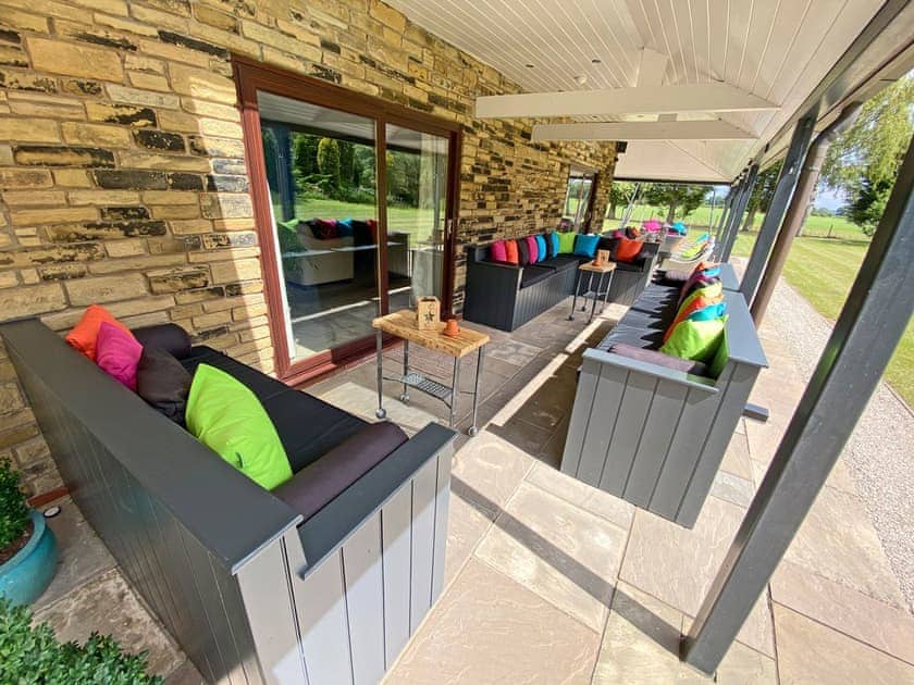 Outdoor eating area | Woodland Lodge, Bishopsoil, near Goole