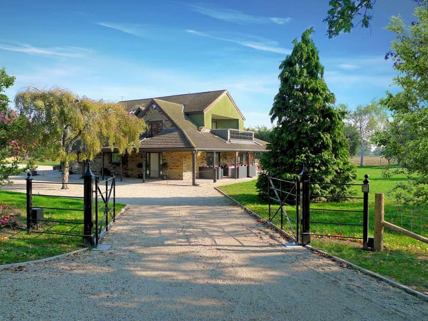 Driveway | Woodland Lodge, Bishopsoil, near Goole