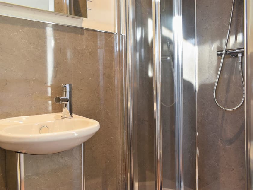 En-suite | Seaview Bungalow, Membury, near Axminster