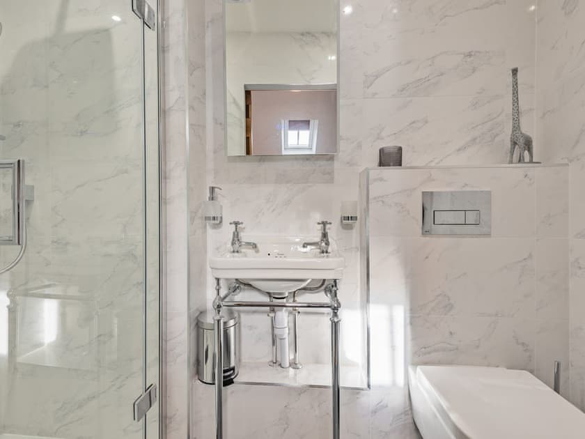 En-suite | Bankside, Parwich