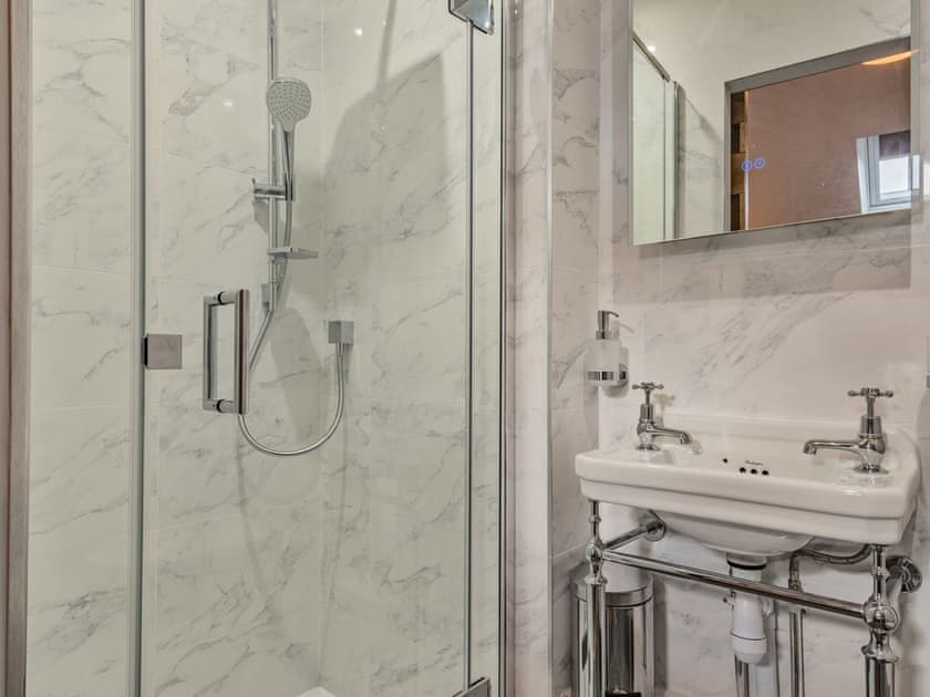 En-suite | Bankside, Parwich